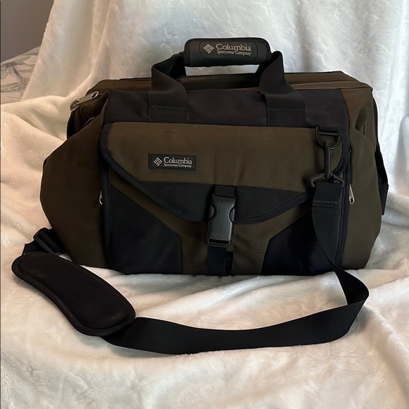 Columbia Canvas Travel Messenger Duffle Bag - Picture 1 of 9